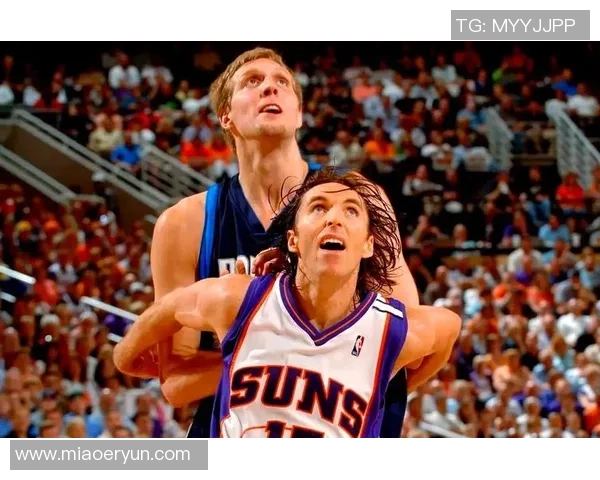 四大足球传奇巨星齐聚一堂 精彩瞬间定格历史的巅峰对决