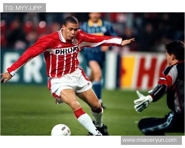 巴西足球传奇4R球星全面解析 荣耀背后的故事与成就 巴西足球传奇4R球星全面解析 荣耀背后的故事与成就