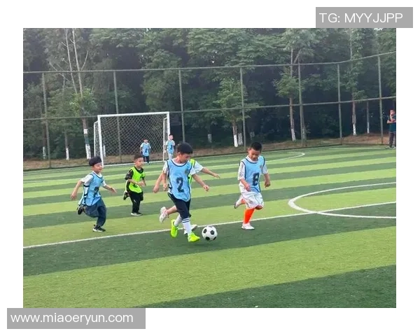 球星与足球的深厚情感：他们如何将梦想与热爱融入绿茵场