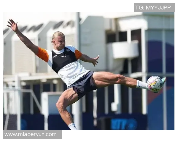 腿长一短的足球球星如何通过独特的身体优势成就职业生涯的辉煌