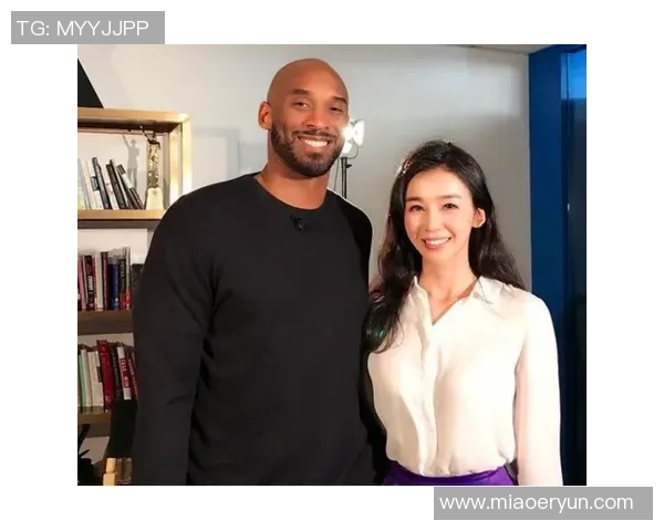 足球女神球星签名照曝光 网红美女与赛场风采完美融合