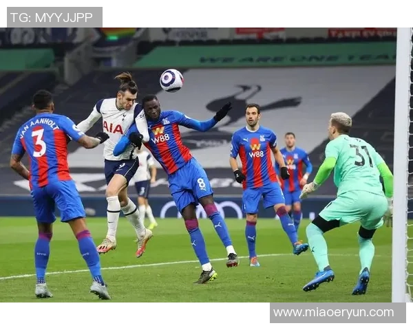 足球巨星间的恩怨情仇：从场上对决到私下风波的精彩故事