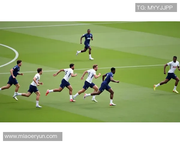 足球明星遮耳困惑瞬间 揭秘球场背后的心灵压力与挑战