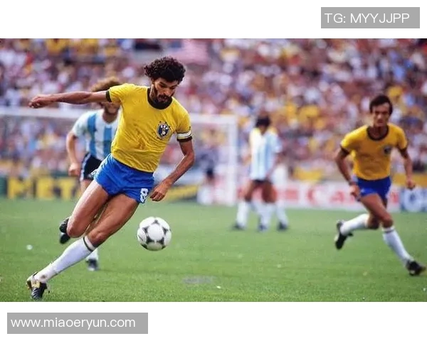 足球星辰闪耀史诗：回顾历史上最伟大的球员与传奇瞬间